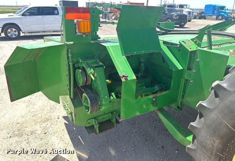 image for item DF8502 2013 John Deere R450 swather / windrower