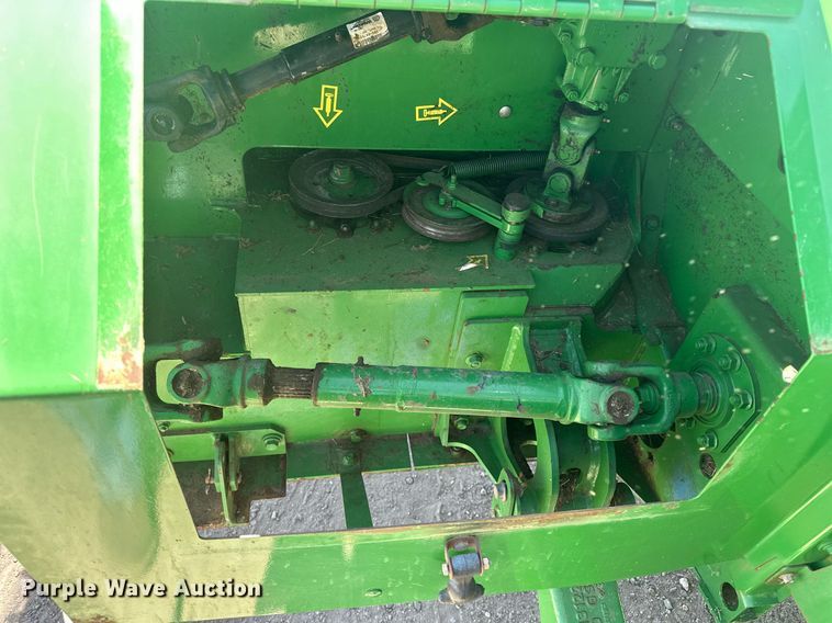 image for item DF8502 2013 John Deere R450 swather / windrower