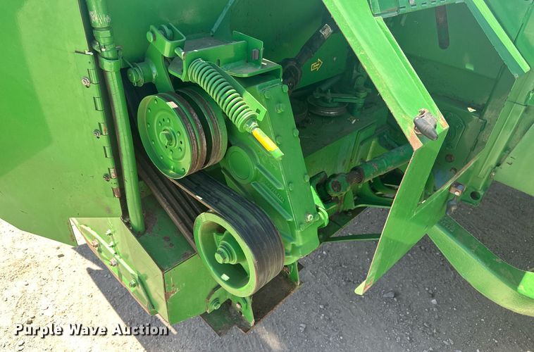 image for item DF8502 2013 John Deere R450 swather / windrower