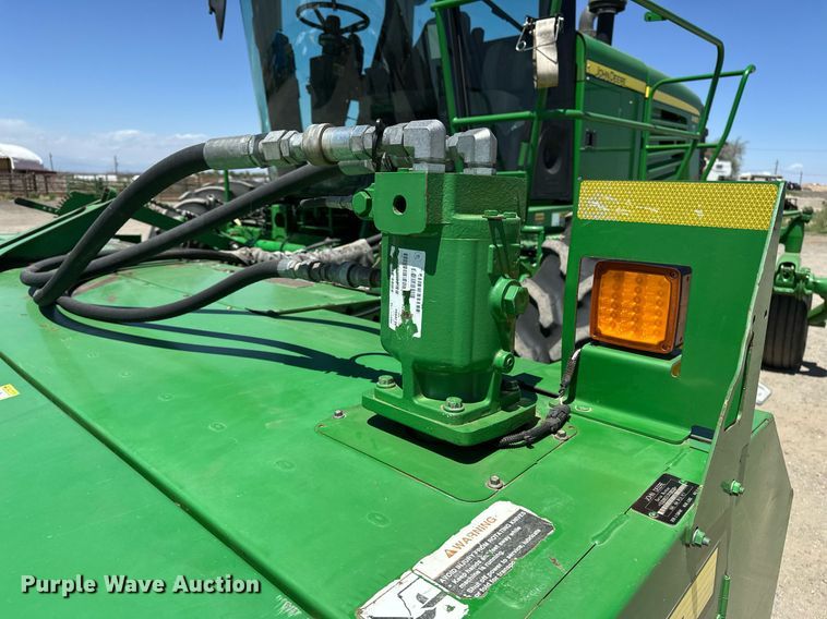 image for item DF8502 2013 John Deere R450 swather / windrower