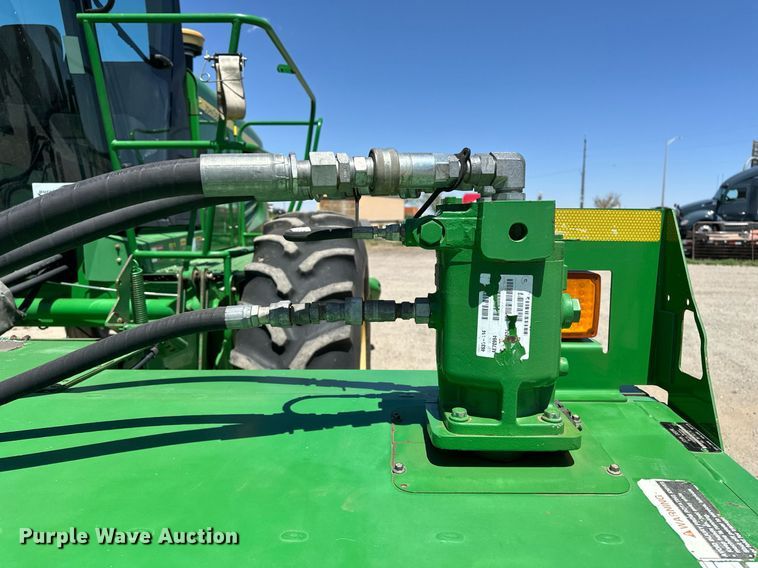 image for item DF8502 2013 John Deere R450 swather / windrower