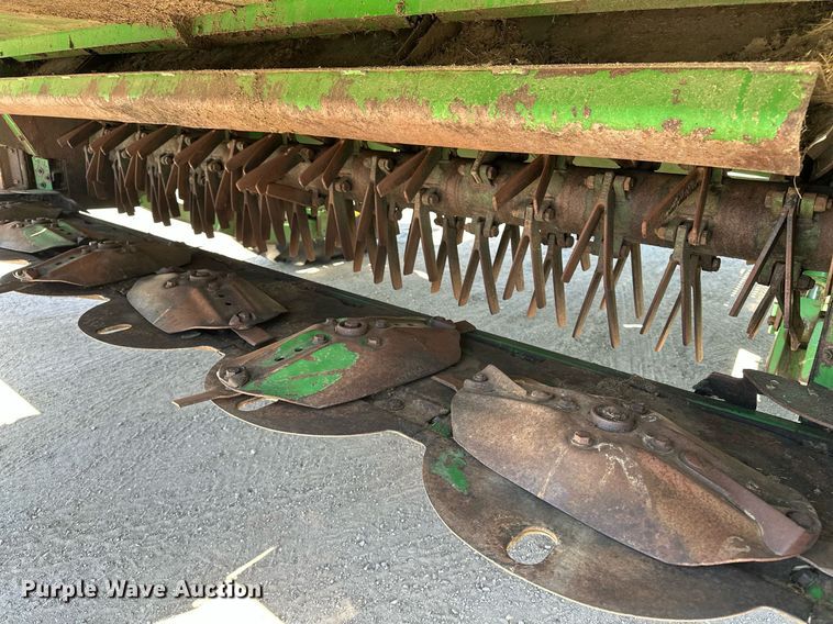 image for item DF8502 2013 John Deere R450 swather / windrower