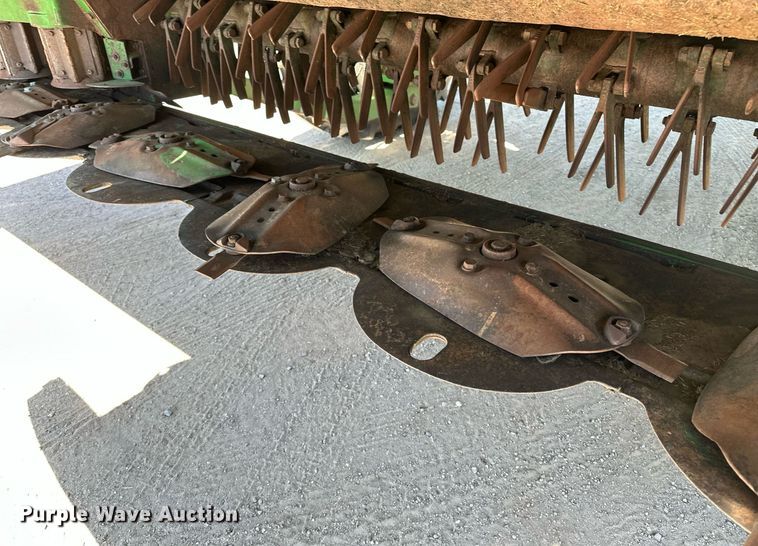 image for item DF8502 2013 John Deere R450 swather / windrower