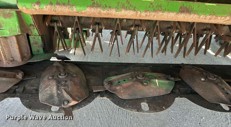 image for item DF8502 2013 John Deere R450 swather / windrower