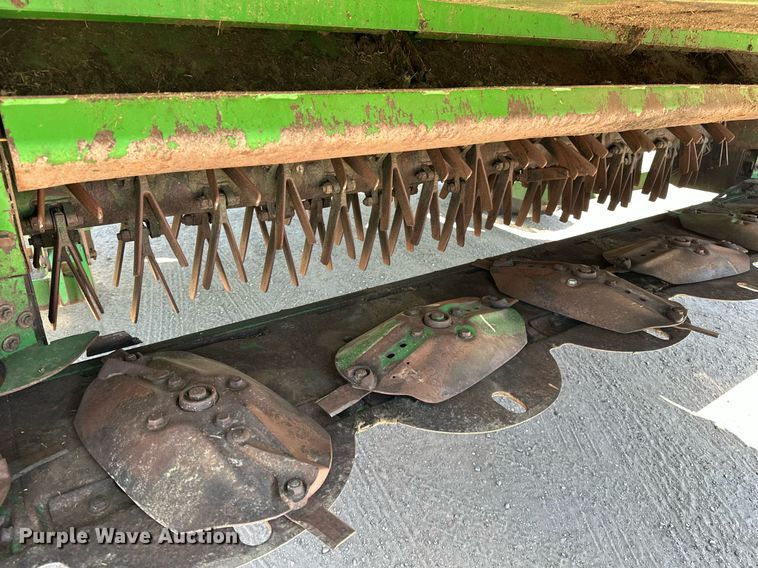 image for item DF8502 2013 John Deere R450 swather / windrower