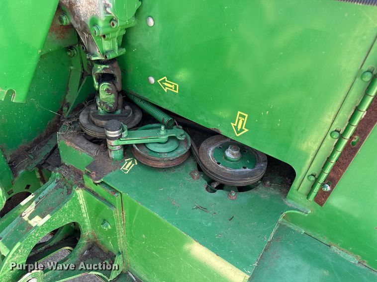 image for item DF8502 2013 John Deere R450 swather / windrower
