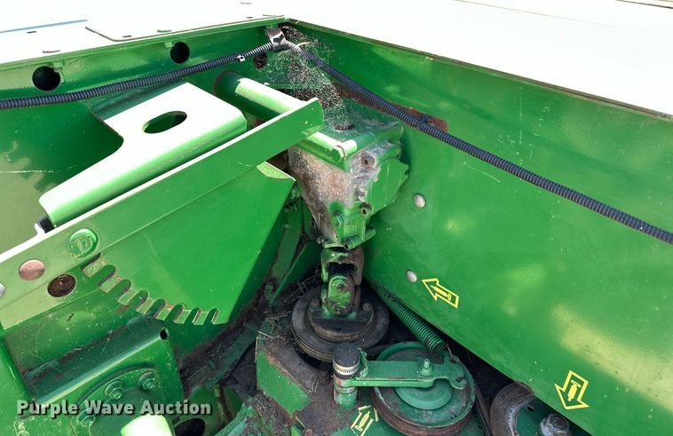 image for item DF8502 2013 John Deere R450 swather / windrower