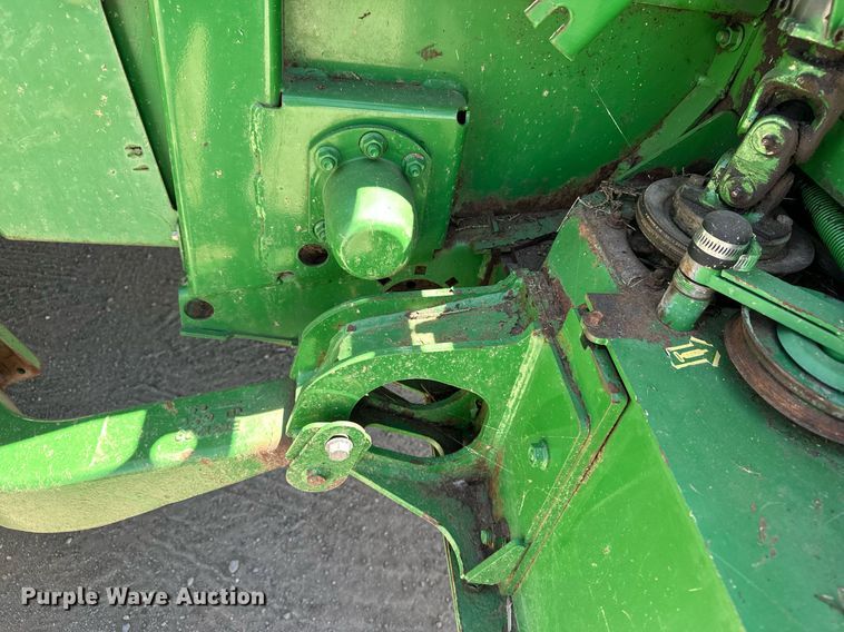 image for item DF8502 2013 John Deere R450 swather / windrower