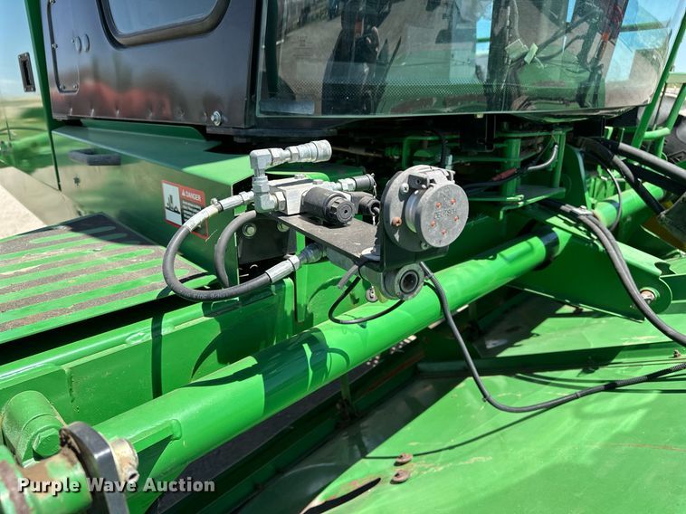 image for item DF8502 2013 John Deere R450 swather / windrower