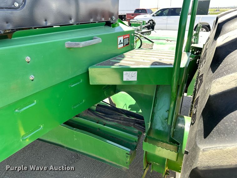 image for item DF8502 2013 John Deere R450 swather / windrower