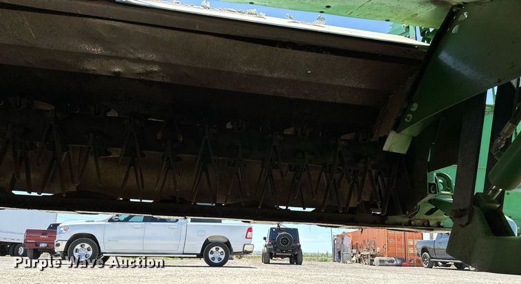 image for item DF8502 2013 John Deere R450 swather / windrower