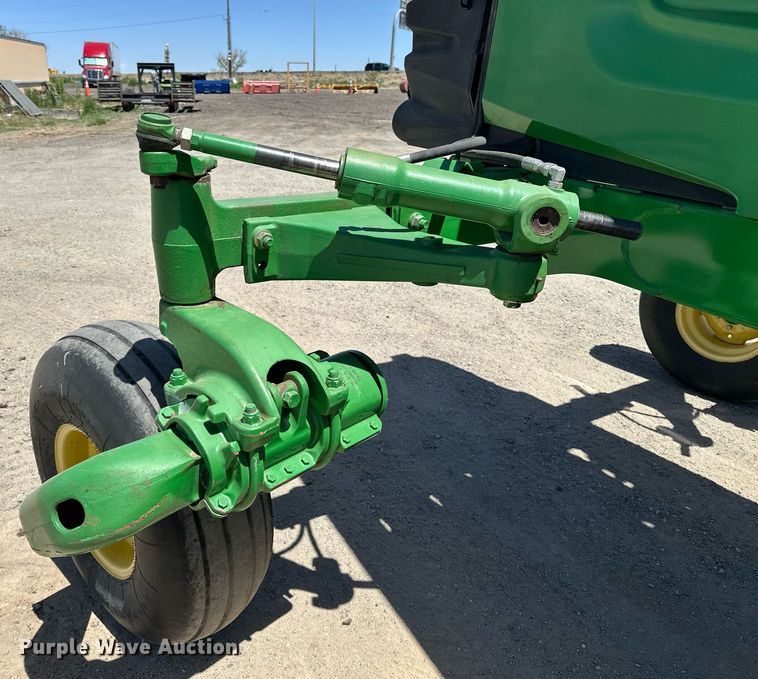 image for item DF8502 2013 John Deere R450 swather / windrower