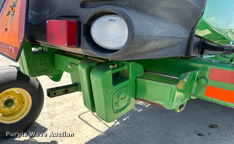 image for item DF8502 2013 John Deere R450 swather / windrower