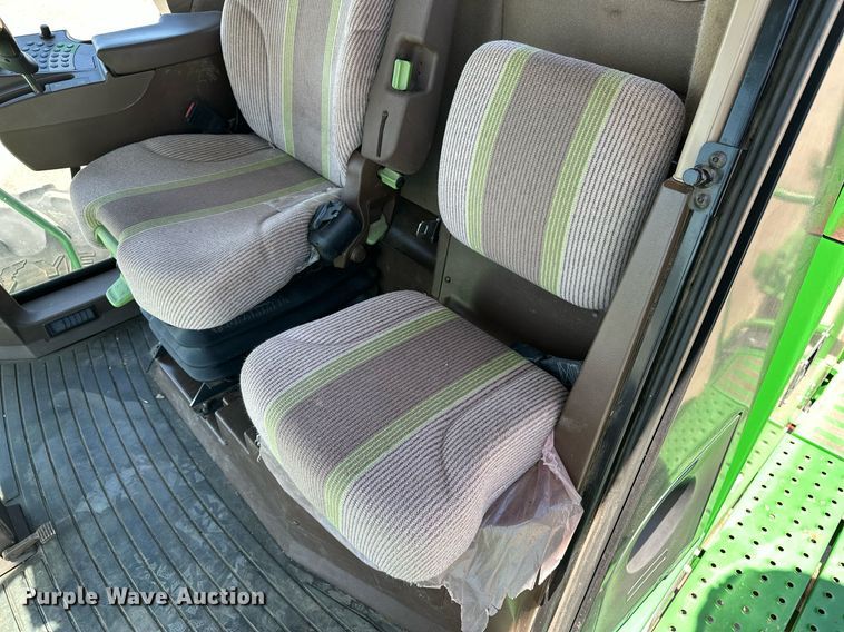 image for item DF8502 2013 John Deere R450 swather / windrower