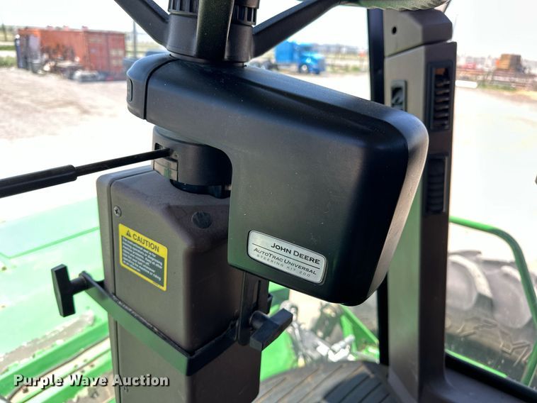 image for item DF8502 2013 John Deere R450 swather / windrower