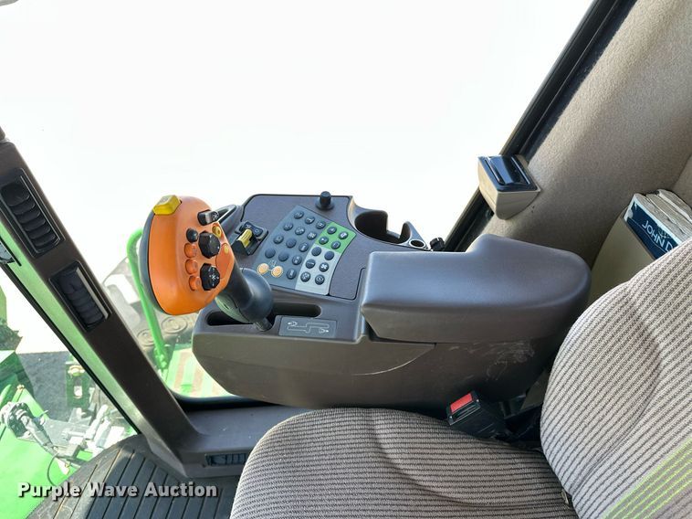 image for item DF8502 2013 John Deere R450 swather / windrower