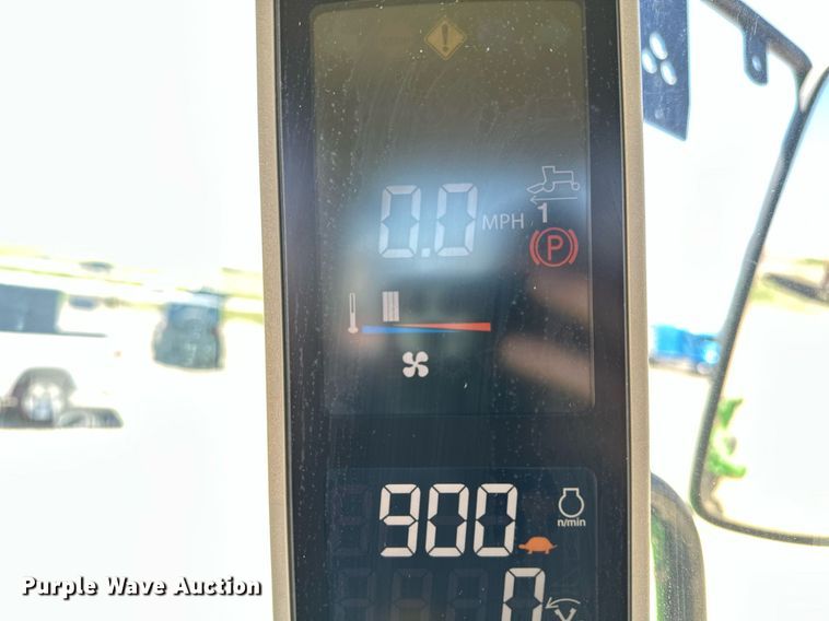 image for item DF8502 2013 John Deere R450 swather / windrower