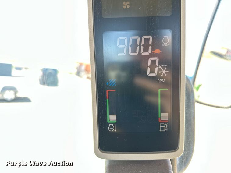 image for item DF8502 2013 John Deere R450 swather / windrower