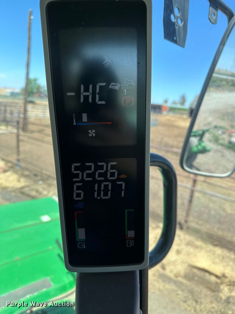 image for item DF8502 2013 John Deere R450 swather / windrower