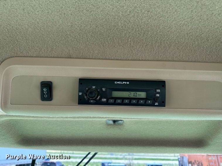 image for item DF8502 2013 John Deere R450 swather / windrower