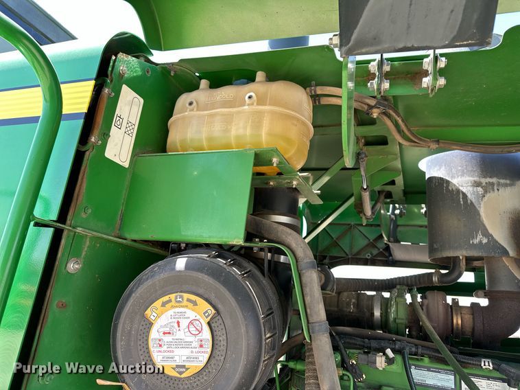 image for item DF8502 2013 John Deere R450 swather / windrower