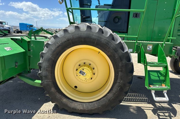 image for item DF8502 2013 John Deere R450 swather / windrower