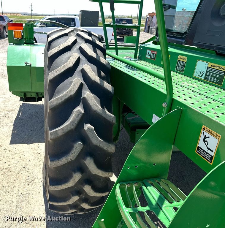 image for item DF8502 2013 John Deere R450 swather / windrower