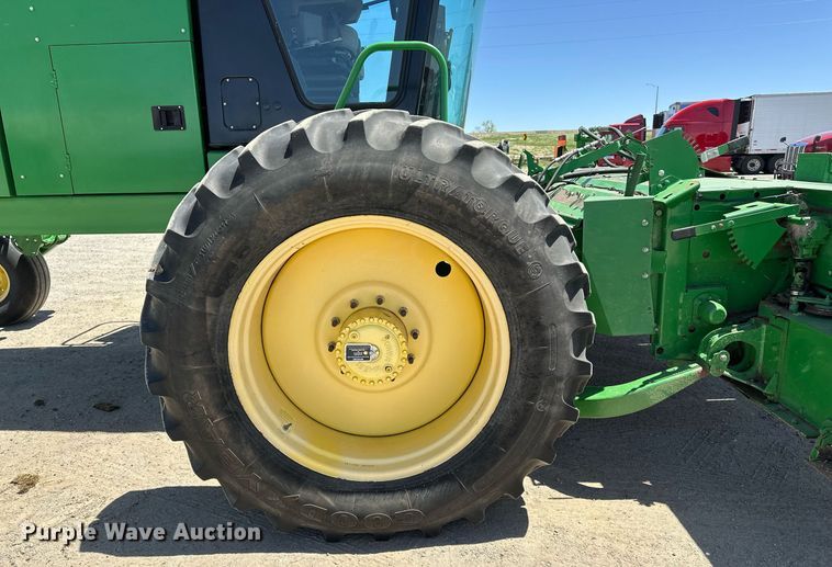 image for item DF8502 2013 John Deere R450 swather / windrower