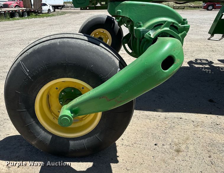 image for item DF8502 2013 John Deere R450 swather / windrower