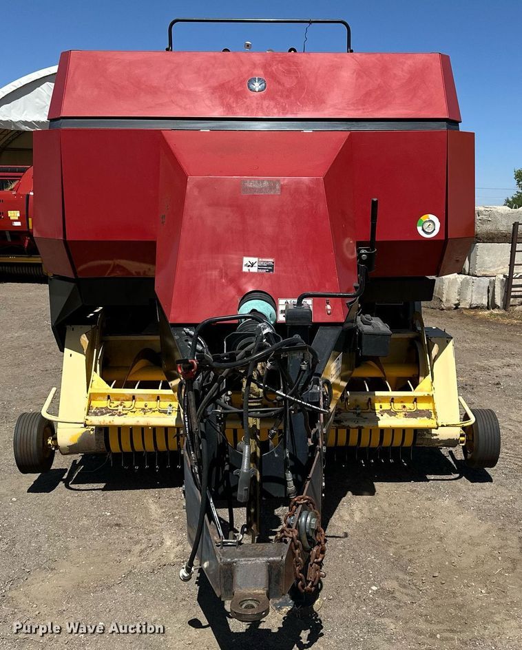 image for item DF8503 2003 New Holland BB940S large square baler