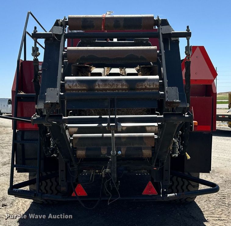 image for item DF8503 2003 New Holland BB940S large square baler