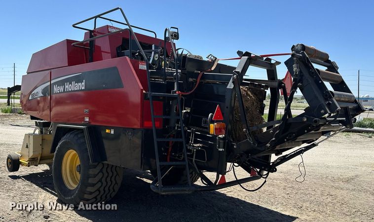 image for item DF8503 2003 New Holland BB940S large square baler