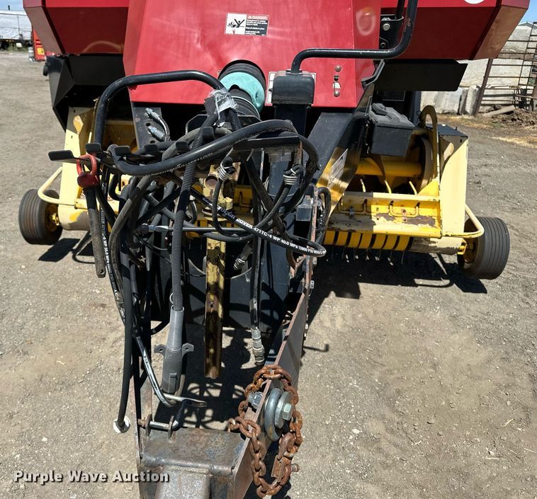 image for item DF8503 2003 New Holland BB940S large square baler