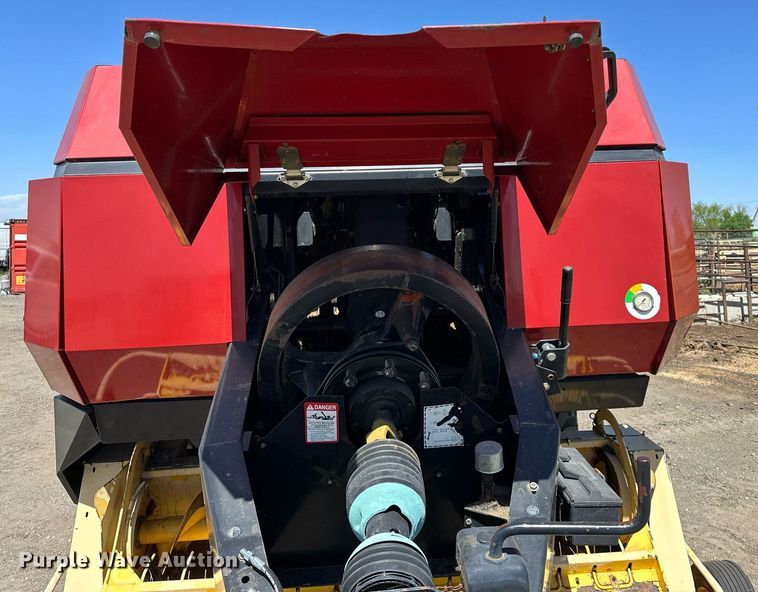 image for item DF8503 2003 New Holland BB940S large square baler