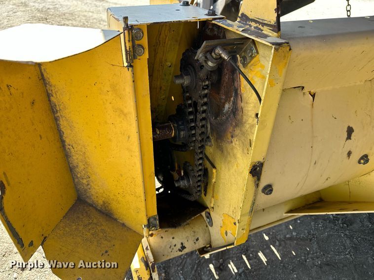 image for item DF8503 2003 New Holland BB940S large square baler