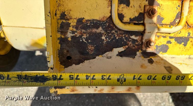 image for item DF8503 2003 New Holland BB940S large square baler