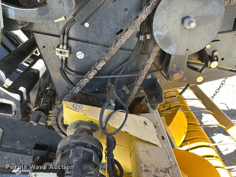 image for item DF8503 2003 New Holland BB940S large square baler