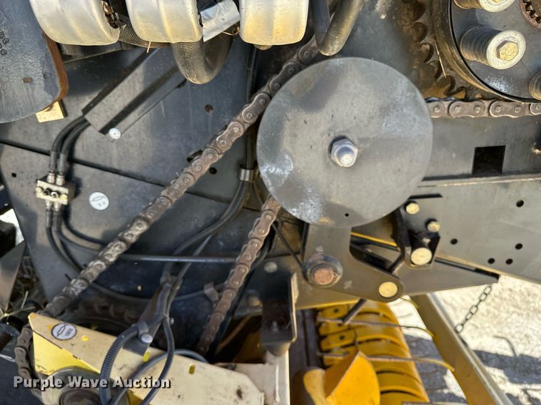 image for item DF8503 2003 New Holland BB940S large square baler