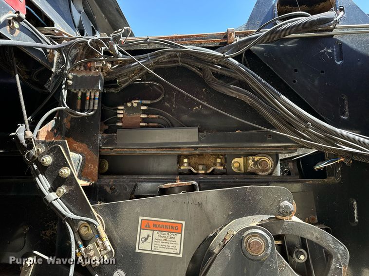 image for item DF8503 2003 New Holland BB940S large square baler