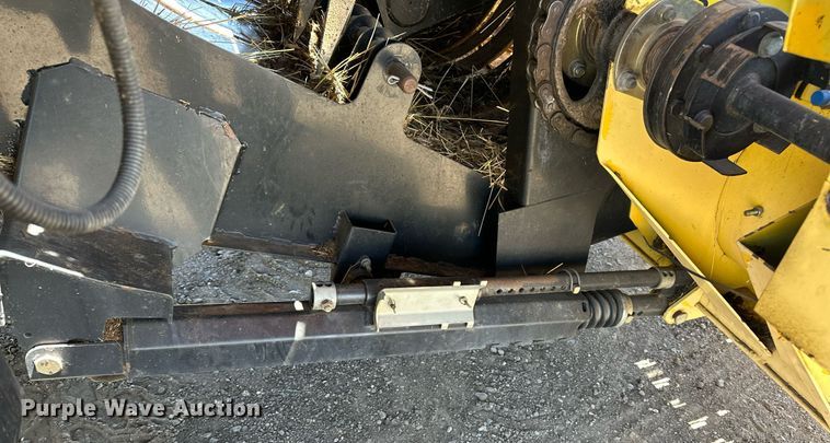 image for item DF8503 2003 New Holland BB940S large square baler