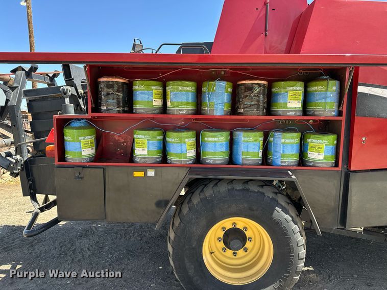 image for item DF8503 2003 New Holland BB940S large square baler