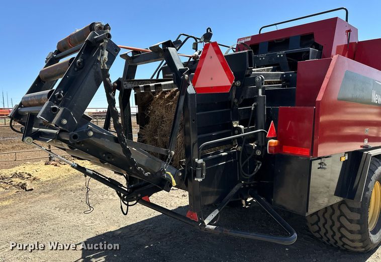 image for item DF8503 2003 New Holland BB940S large square baler