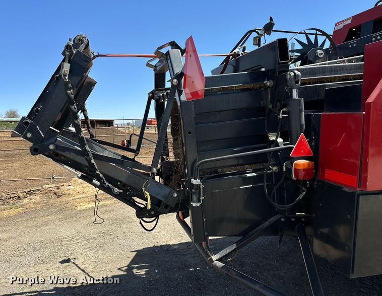 image for item DF8503 2003 New Holland BB940S large square baler