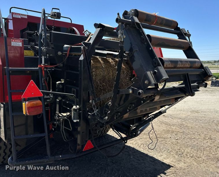 image for item DF8503 2003 New Holland BB940S large square baler