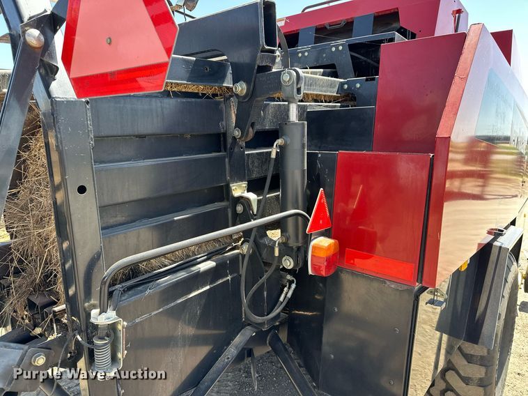 image for item DF8503 2003 New Holland BB940S large square baler