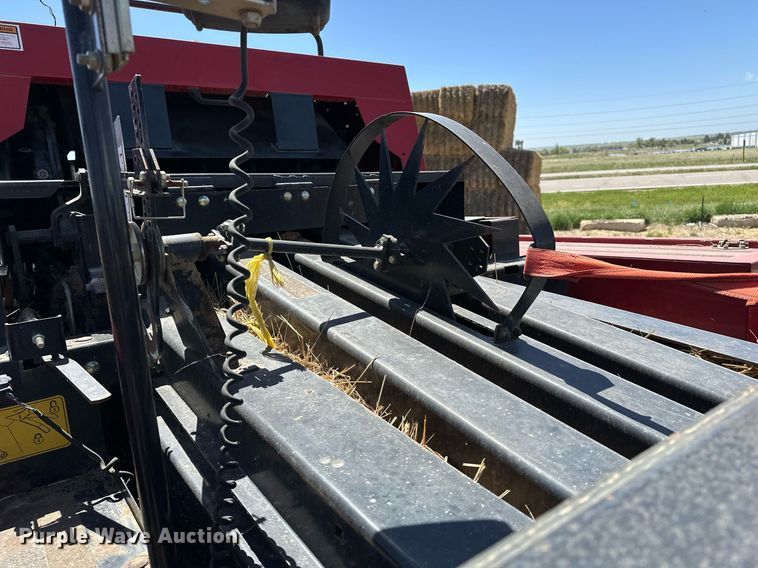 image for item DF8503 2003 New Holland BB940S large square baler