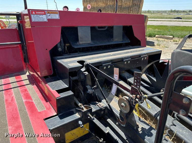 image for item DF8503 2003 New Holland BB940S large square baler