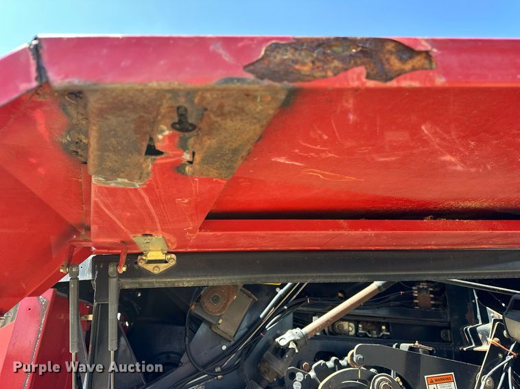 image for item DF8503 2003 New Holland BB940S large square baler