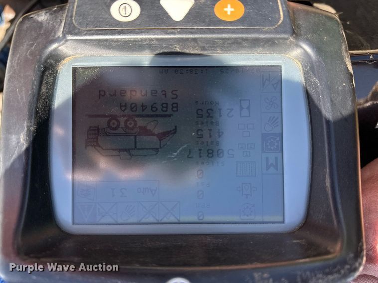 image for item DF8503 2003 New Holland BB940S large square baler