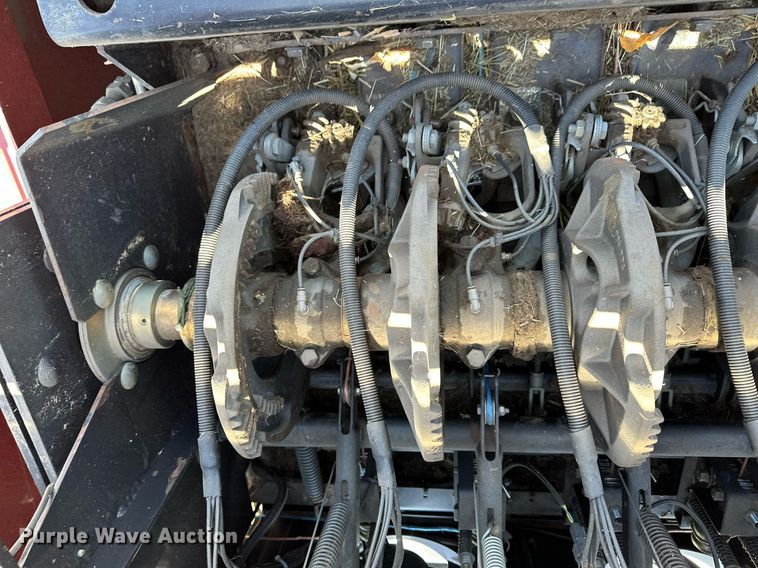 image for item DF8503 2003 New Holland BB940S large square baler